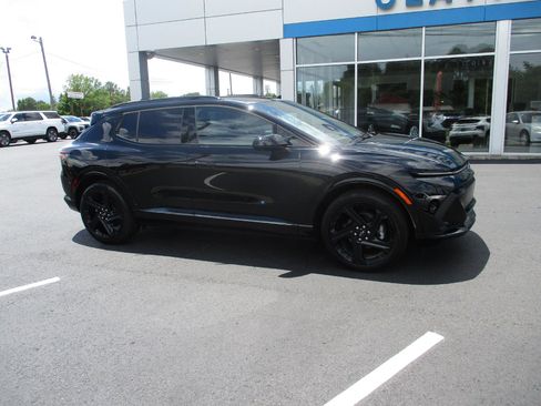 Used 2024 Chevrolet Equinox EV RS image 1