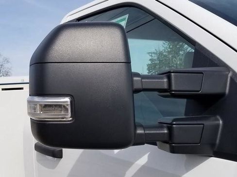 New 2025 Ford F550 4x4 Regular Cab Super Duty image 9