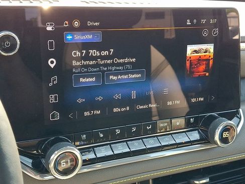 Used 2025 Chevrolet Colorado ZR2 w/ Technology Package AWD/4WD image 18