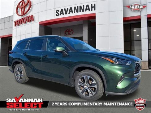 Certified 2024 Toyota Highlander XLE image 1