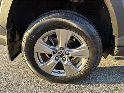 Used 2024 Toyota RAV4 XLE w/ Convenience Package image 15