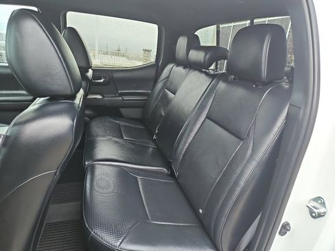 Used 2023 Toyota Tacoma Limited w/ Black Out Package (TMS) image 18