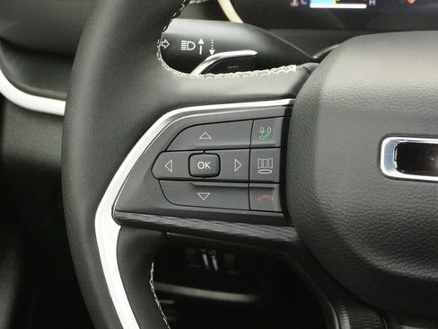 Used 2025 Jeep Grand Cherokee L Altitude AWD/4WD image 22