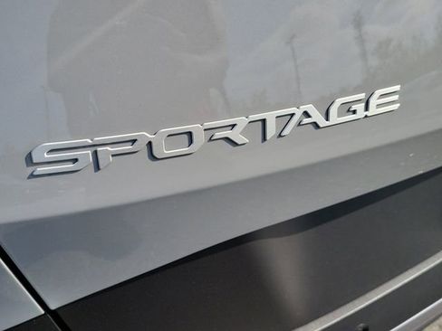 New 2026 Kia Sportage EX image 8