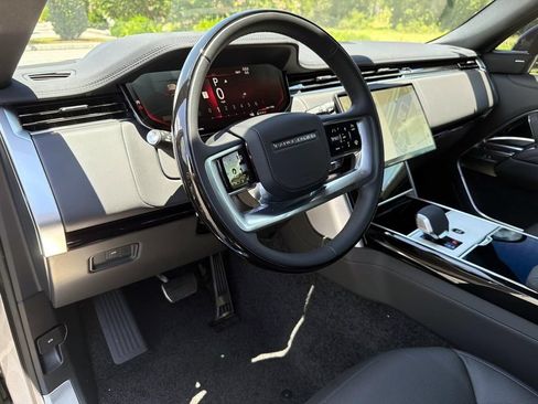 New 2026 Land Rover Range Rover Long Wheelbase SE AWD/4WD image 21