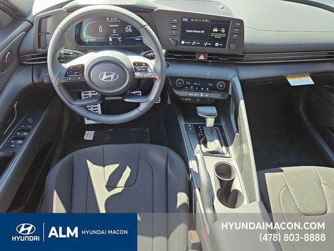 New 2025 Hyundai Elantra Sport image 17