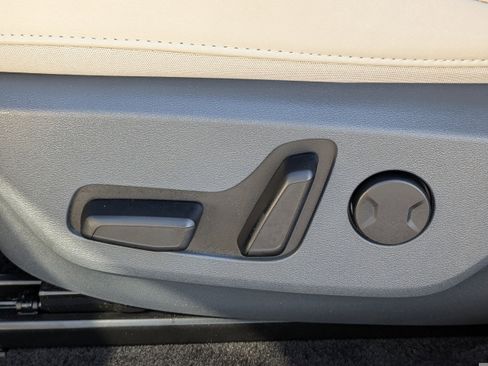 Certified 2022 Kia EV6 Wind image 23