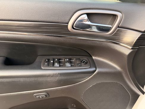 Used 2021 Jeep Grand Cherokee Limited X image 18