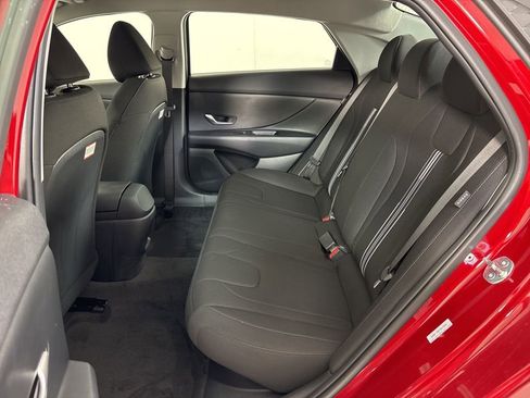 New 2025 Hyundai Elantra Hybrid FWD image 18