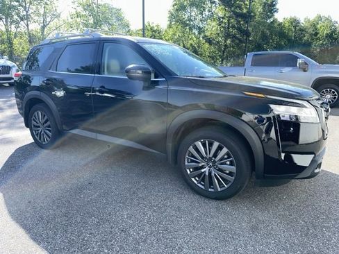 Used 2024 Nissan Pathfinder SL w/ SL Premium Package image 7