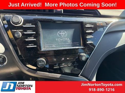 Used 2018 Toyota Camry SE image 11