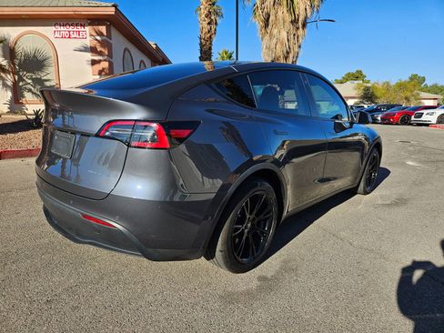 Used 2021 Tesla Model Y Long Range image 6
