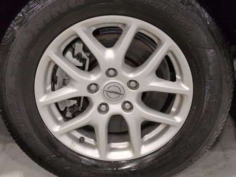 Used 2021 Chrysler Pacifica Touring-L image 6