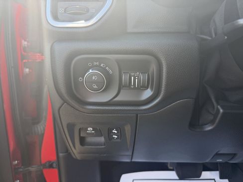 Used 2022 RAM 1500 Laramie AWD/4WD image 22