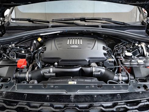 Used 2019 Land Rover Range Rover Velar R-Dynamic SE AWD/4WD image 48