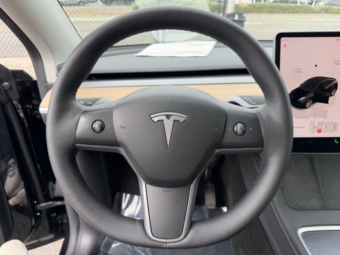 Used 2023 Tesla Model Y Long Range AWD/4WD image 11