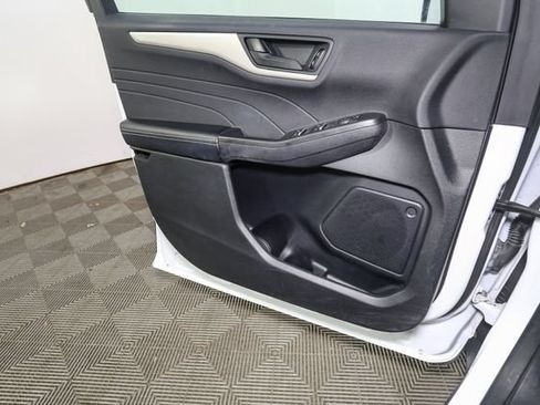 Used 2022 Ford Escape SE w/ Cold Weather Package FWD image 33