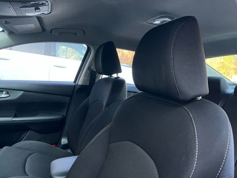 Used 2019 Kia Forte LXS image 13