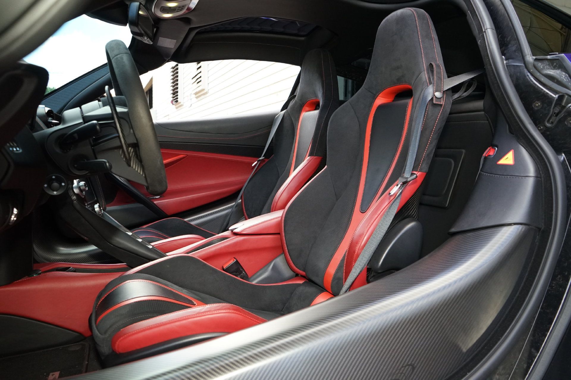 Used 2018 McLaren 720S Performance RWD image 22