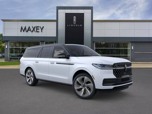 New 2026 Lincoln Navigator L Black Label AWD/4WD image 7