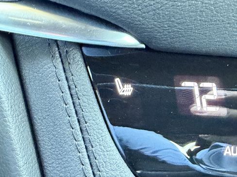 Certified 2025 Cadillac XT5 Luxury image 24