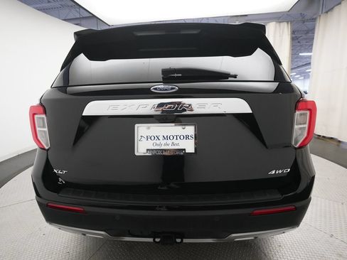 Used 2023 Ford Explorer XLT w/ Equipment Group 202A AWD/4WD image 27