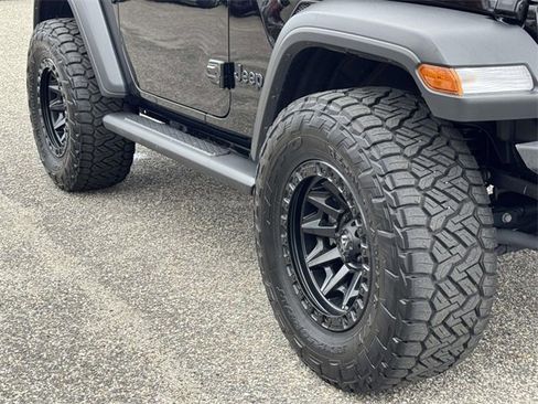 Used 2023 Jeep Wrangler Sport S image 12