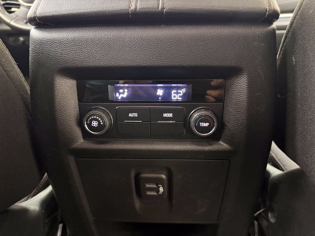 Used 2020 Chevrolet Traverse LT AWD/4WD image 23