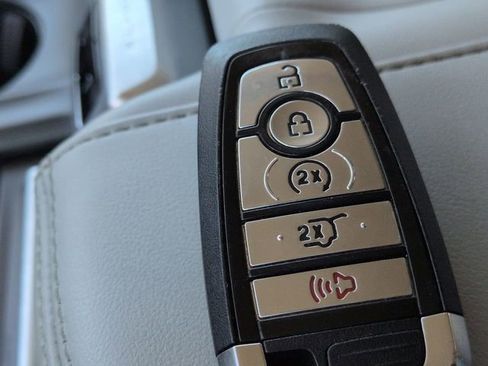 Used 2025 Ford Expedition Platinum AWD/4WD image 33