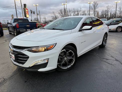 Used 2022 Chevrolet Malibu LT image 3