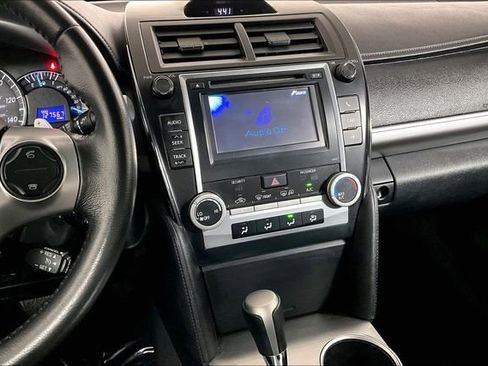 Used 2012 Toyota Camry SE image 6
