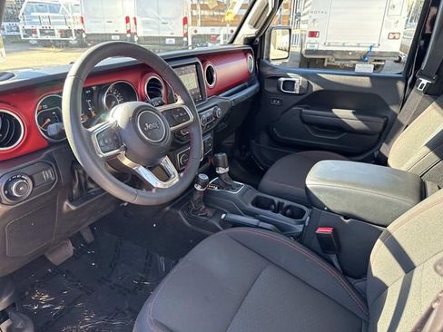 Used 2023 Jeep Wrangler Unlimited Rubicon image 14