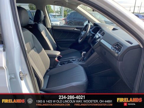 New 2024 Volkswagen Tiguan SE image 54