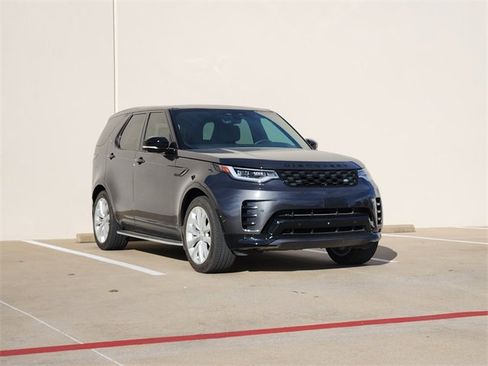 Used 2024 Land Rover Discovery Dynamic SE image 3