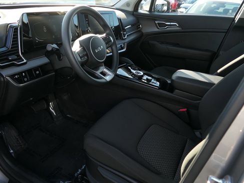 Certified 2025 Kia Sportage LX image 11