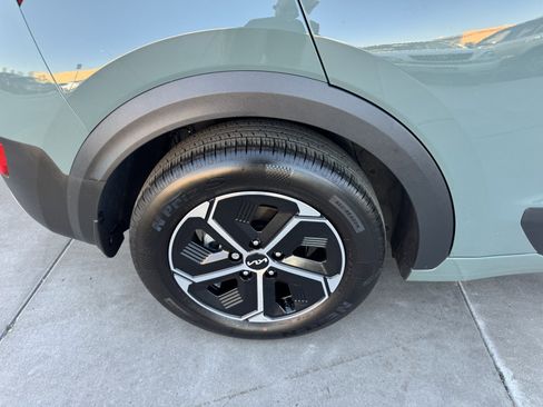Used 2024 Kia Niro EX image 15