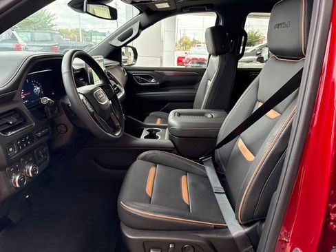 Used 2024 GMC Yukon AT4 w/ Technology Package image 9