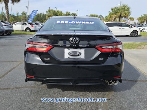 Used 2024 Toyota Camry SE image 4