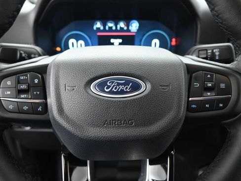 Used 2024 Ford Ranger Lariat w/ FX4 Off-Road Package image 12