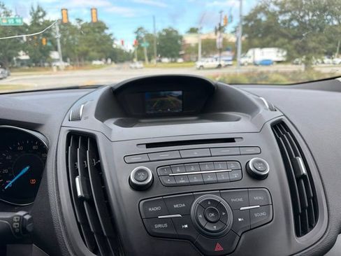 Used 2018 Ford Escape SE FWD image 15