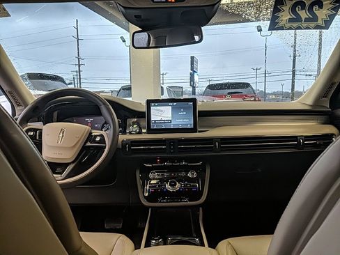 Certified 2022 Lincoln Corsair Standard w/ Equipment Group 101A image 12