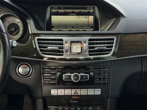 Used 2014 Mercedes-Benz E 350 Sedan image 13
