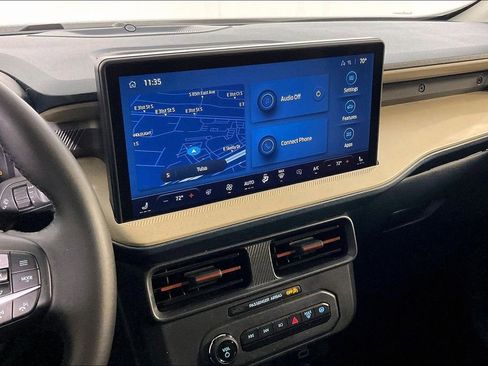 Used 2025 Ford Maverick Lariat AWD/4WD image 8