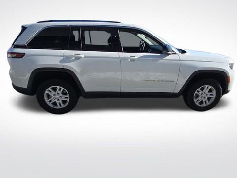 Used 2023 Jeep Grand Cherokee Laredo w/ Luxury Tech Group I image 8