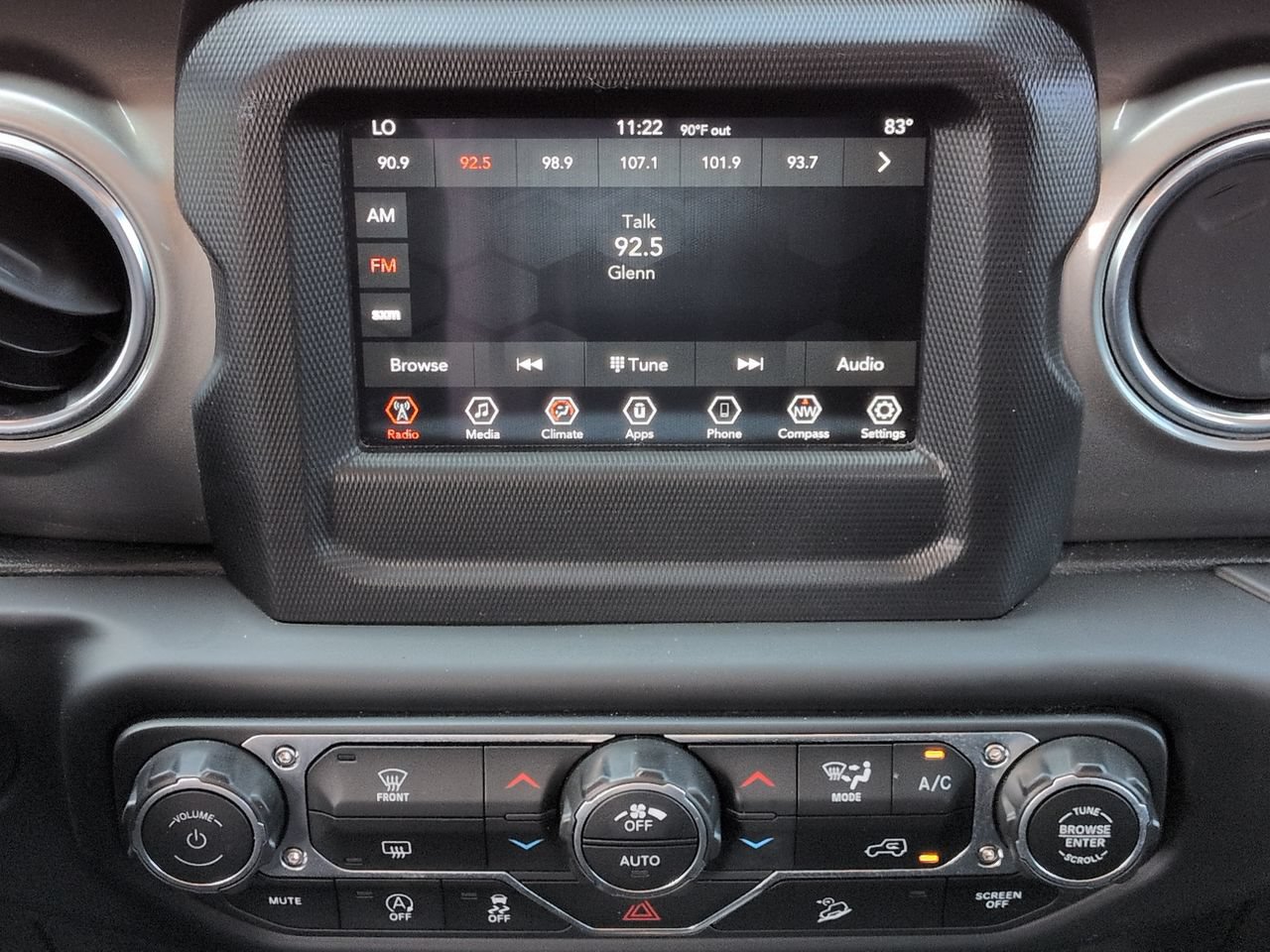 Used 2019 Jeep Wrangler Unlimited Sahara w/ LED Lighting Group AWD/4WD image 17