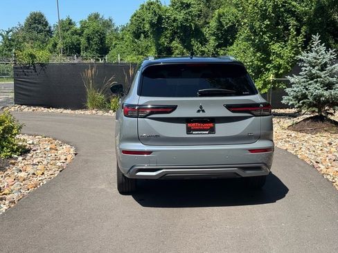 New 2025 Mitsubishi Outlander SEL image 4