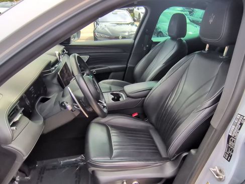 Used 2023 Maserati Grecale Modena AWD/4WD image 11