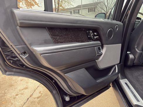 Used 2018 Land Rover Range Rover Long Wheelbase Autobiography image 16