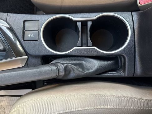 Used 2016 Toyota Corolla LE FWD image 30