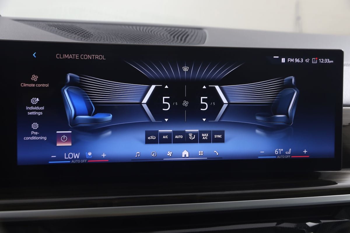 Used 2024 BMW X7 xDrive40i AWD/4WD image 38